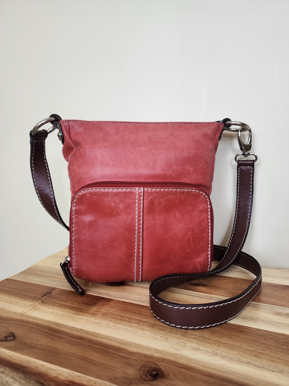 Danier Genuine Leather Crossbody Organizer Bag Red Brown Floral Lining Multi Zip